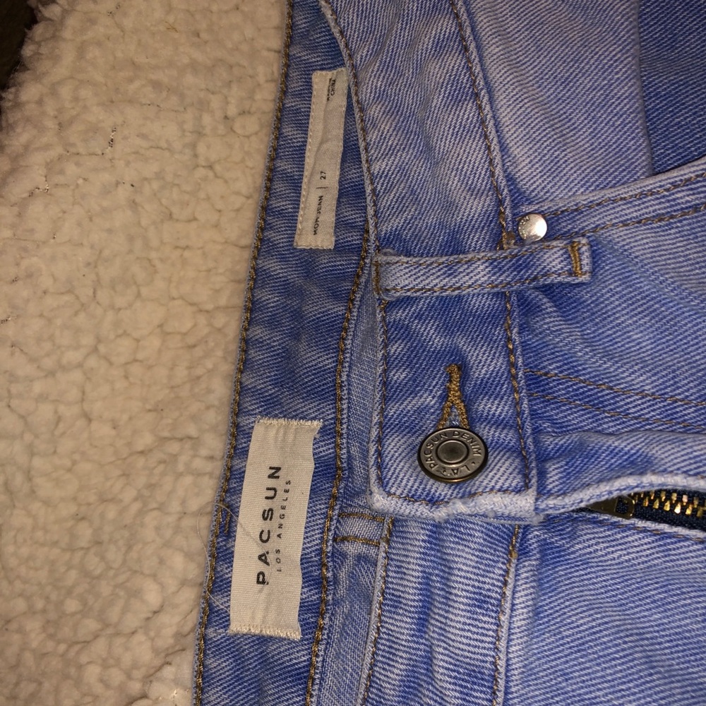 Mom Jeans - Picture 4 of 5
